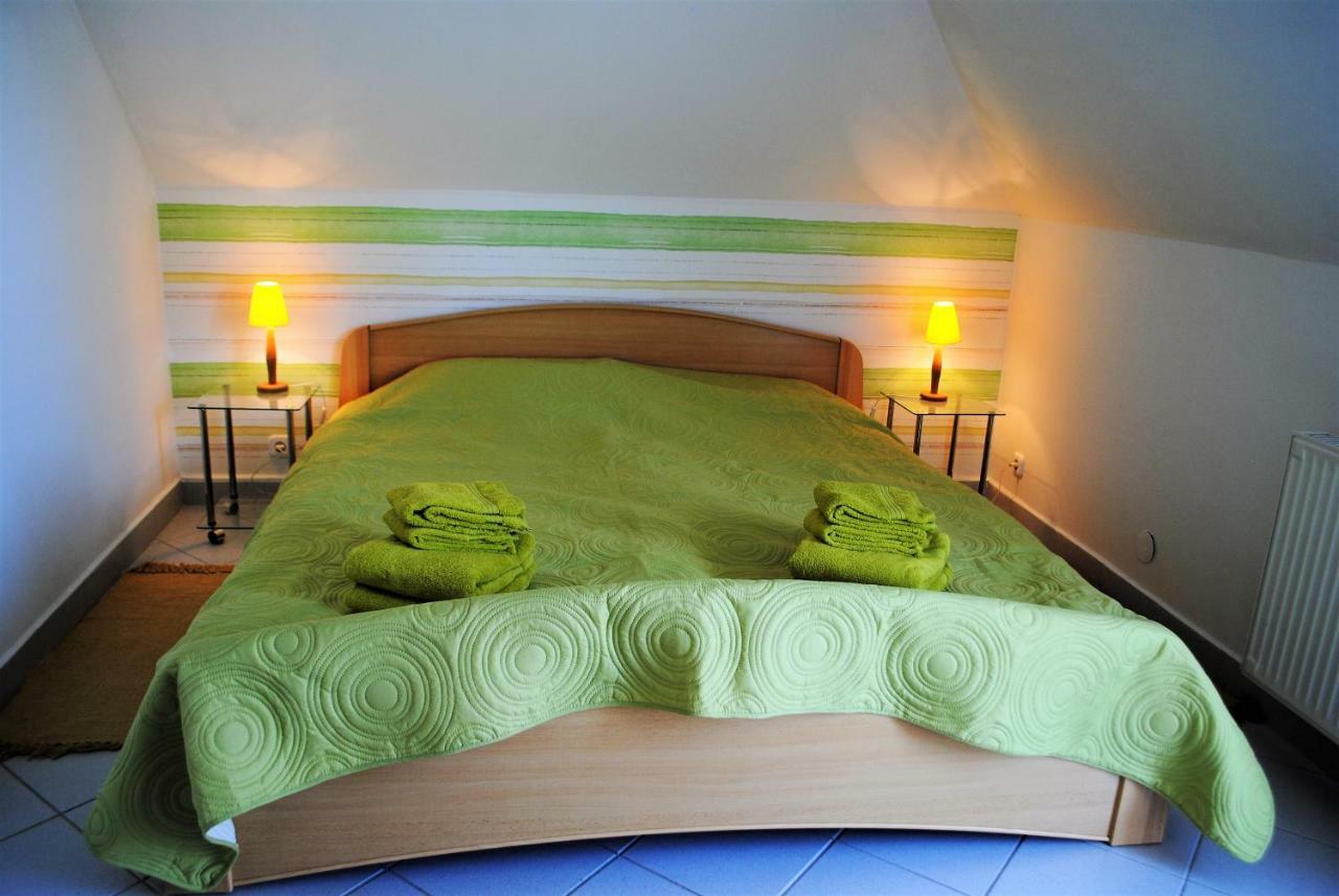 Nefelejcs Apartmanhaz Gyenesdiás Zimmer foto